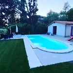 Con Giardino, La Casa Di G&g Marina Di Carrara